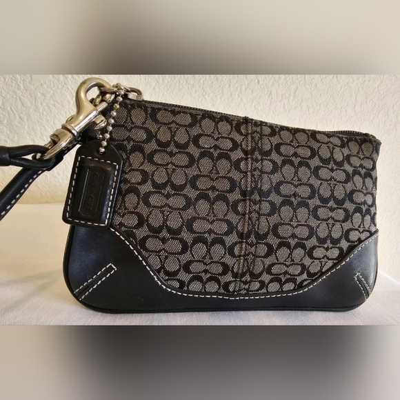 Coach | Vintage Canvas & Leather Wristlet Purse | Signature Monogram - Picture 14 of 16